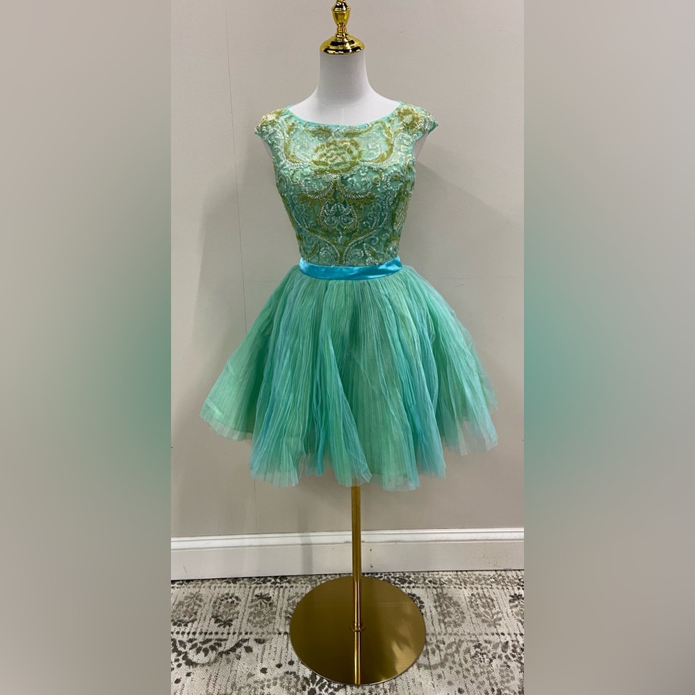 NWT Sherri Hill Dress. Size 8